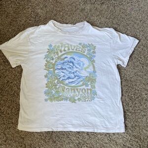 Women’s billabong T-shirt